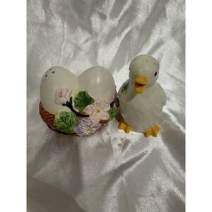 Avon~Springtime Collection~Ceramic Salt & Pepper Shakers Duck Nest Easter~2001